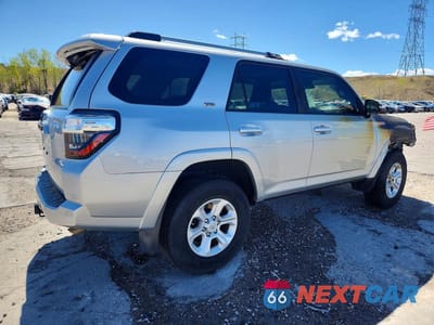 Trzecie zdjęcie samochodu z tyłu: 2020 TOYOTA 4RUNNER SR5 PREMIUM VIN:JTEBU5JR2L5785602 - miniatura