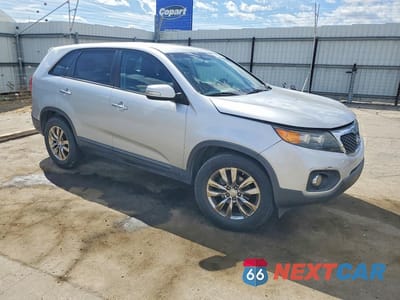 Czwarte zdjęcie samochodu z boku: 2011 KIA SORENTO EX VIN:5XYKU4A19BG022801 - miniatura