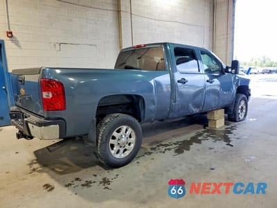 Trzecie zdjęcie samochodu z tyłu: 2013 CHEVROLET SILVERADO K2500 HEAVY DUTY LT VIN:1GC1KXCG8DF218755 - miniatura