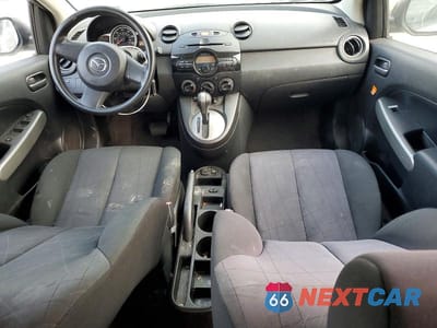 Zdjęcie 8 z 13 samochodu: 2014 MAZDA MAZDA2 SPORT VIN:JM1DE1KY0E0181975 - miniatura