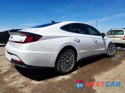 Trzecie zdjęcie samochodu z tyłu: 2022 HYUNDAI SONATA HYBRID SEL VIN:KMHL34JJ8NA040620 - miniatura