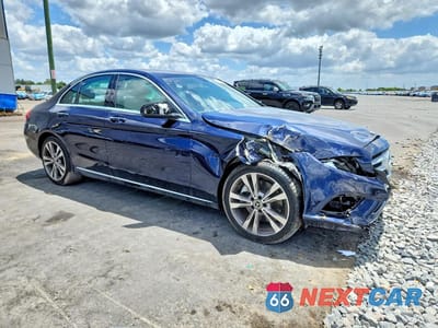 Czwarte zdjęcie samochodu z boku: 2019 MERCEDES-BENZ C 300 VIN:55SWF8DB9KU296576 - miniatura