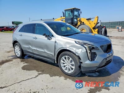 Czwarte zdjęcie samochodu z boku: 2023 CADILLAC XT4 LUXURY VIN:1GYAZAR4XPF171491 - miniatura