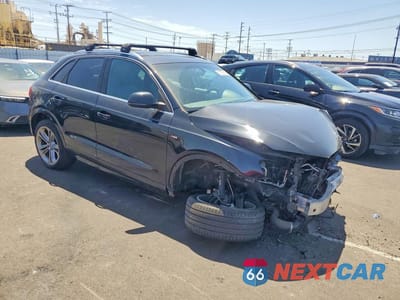 Czwarte zdjęcie samochodu z boku: 2017 AUDI Q3 PRESTIGE VIN:WA1GCCFS7HR000403 - miniatura