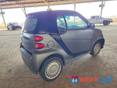 Trzecie zdjęcie samochodu z tyłu: 2013 SMART FORTWO PURE VIN:WMEEJ3BA1DK664409 - miniatura