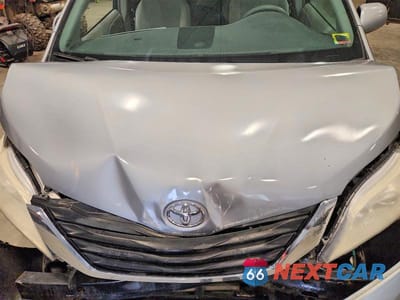 Zdjęcie 12 z 13 samochodu: 2011 TOYOTA SIENNA LE VIN:5TDJK3DC3BS006654 - miniatura