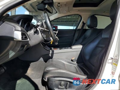 Zdjęcie 7 z 12 samochodu: 2017 JAGUAR XE PRESTIGE VIN:SAJAK4BN3HA953940 - miniatura
