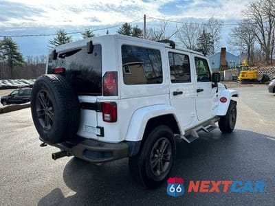 Trzecie zdjęcie samochodu z tyłu: 2017 JEEP WRANGLER UNLIMITED SAHARA VIN:1C4BJWEG9HL537281 - miniatura
