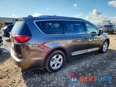 Trzecie zdjęcie samochodu z tyłu: 2017 CHRYSLER PACIFICA TOURING L PLUS VIN:2C4RC1EG5HR757486 - miniatura