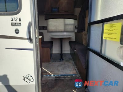 Piąte zdjęcie samochodu w środku: 2015 JAYCO JAY FEATHER CAMPER VIN:1UJBJHBJ1F1JD0197 - miniatura