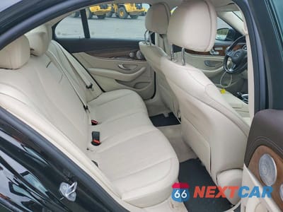 Zdjęcie 10 z 12 samochodu: 2017 MERCEDES-BENZ E 300 4MATIC VIN:WDDZF4KBXHA226909 - miniatura