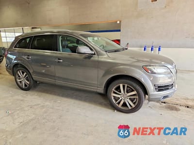 Czwarte zdjęcie samochodu z boku: 2015 AUDI Q7 PREMIUM PLUS VIN:WA1LGAFE9FD011415 - miniatura