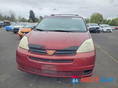 Piąte zdjęcie samochodu w środku: 2004 TOYOTA SIENNA LE 7 PASSENGER VIN:5TDZA23C64S103478 - miniatura