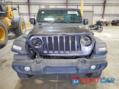 Piąte zdjęcie samochodu w środku: 2018 JEEP WRANGLER UNLIMITED SPORT VIN:1C4HJXDGXJW157789 - miniatura