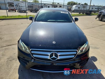 Piąte zdjęcie samochodu w środku: 2020 MERCEDES-BENZ E 350 VIN:WDDZF8DB7LA733506 - miniatura