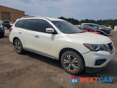 Czwarte zdjęcie samochodu z boku: 2018 NISSAN PATHFINDER SL VIN:5N1DR2MM7JC608853 - miniatura
