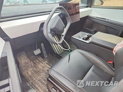 Zdjęcie 8 z 12 samochodu: 2024 TESLA CYBERTRUCK VIN:7G2CEHEE5RA031349 - miniatura