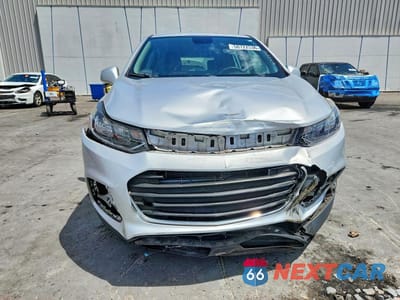 Piąte zdjęcie samochodu w środku: 2019 CHEVROLET TRAX LS VIN:3GNCJKSB1KL176850 - miniatura