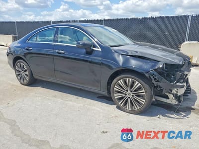 Czwarte zdjęcie samochodu z boku: 2022 MERCEDES-BENZ CLA 250 VIN:W1K5J4GB9NN293382 - miniatura