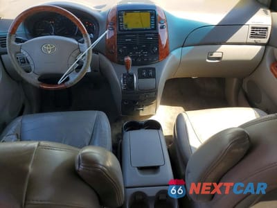 Zdjęcie 8 z 13 samochodu: 2010 TOYOTA SIENNA XLE LIMITED VIN:5TDYK4CC3AS298956 - miniatura