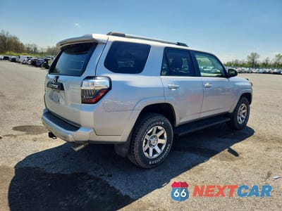 Trzecie zdjęcie samochodu z tyłu: 2015 TOYOTA 4RUNNER TRAIL VIN:JTEBU5JR5F5250493 - miniatura