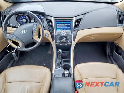 Zdjęcie 8 z 12 samochodu: 2013 HYUNDAI SONATA LIMITED VIN:5NPEC4AC9DH649978 - miniatura