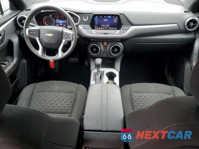 Zdjęcie 8 z 13 samochodu: 2021 CHEVROLET BLAZER 1LT VIN:3GNKBBRAXMS568353 - miniatura