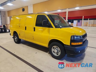 Czwarte zdjęcie samochodu z boku: 2019 CHEVROLET EXPRESS G2500 VIN:1GCWGAFP8K1337352 - miniatura