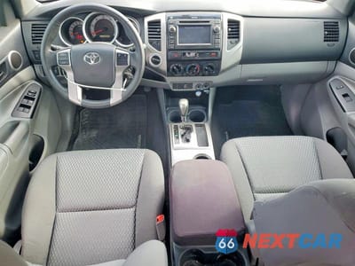 Zdjęcie 8 z 12 samochodu: 2013 TOYOTA TACOMA V6 VIN:3TMLU4EN1DM118896 - miniatura