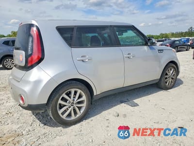 Trzecie zdjęcie samochodu z tyłu: 2017 KIA SOUL + VIN:KNDJP3A56H7441307 - miniatura