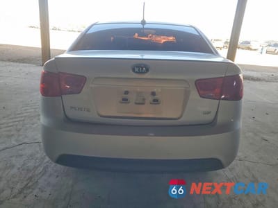 Zdjęcie 6 z 12 samochodu: 2010 KIA FORTE EX VIN:KNAFU4A25A5826639 - miniatura