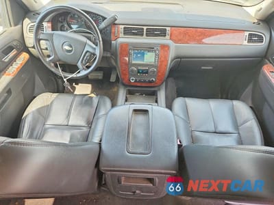 Zdjęcie 8 z 11 samochodu: 2010 CHEVROLET SILVERADO K1500 LTZ VIN:3GCRKTE35AG161706 - miniatura