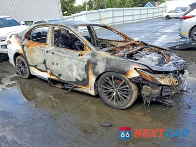 Czwarte zdjęcie samochodu z boku: 2019 TOYOTA CAMRY SE VIN:4T1B11HK5KU856712 - miniatura