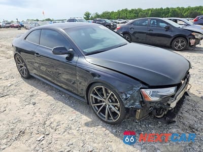 Czwarte zdjęcie samochodu z boku: 2015 AUDI RS5 VIN:WUAC6AFR2FA900976 - miniatura