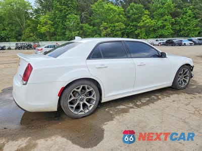 Trzecie zdjęcie samochodu z tyłu: 2018 CHRYSLER 300 S VIN:2C3CCABG3JH240035 - miniatura