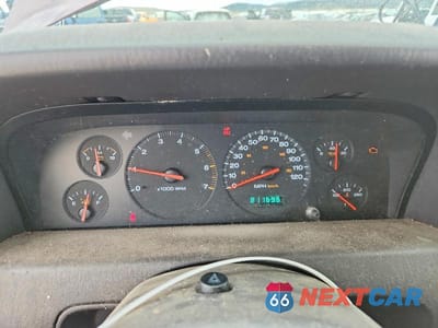 Zdjęcie 9 z 13 samochodu: 2001 JEEP GRAND CHEROKEE LAREDO VIN:1J4GW48S41C509187 - miniatura