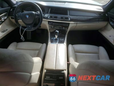 Zdjęcie 8 z 13 samochodu: 2014 BMW 740 I VIN:WBAYA6C50ED144154 - miniatura