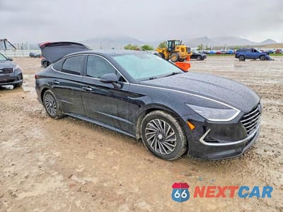 Czwarte zdjęcie samochodu z boku: 2023 HYUNDAI SONATA HYBRID LIMITED VIN:KMHL54JJ5PA070381 - miniatura