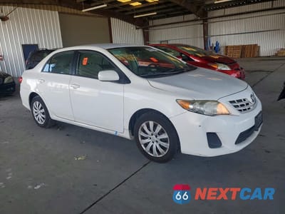 Czwarte zdjęcie samochodu z boku: 2013 TOYOTA COROLLA LE VIN:2T1BU4EE7DC991024 - miniatura