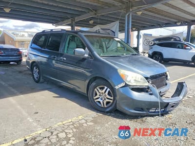 Czwarte zdjęcie samochodu z boku: 2005 HONDA ODYSSEY EX VIN:5FNRL38425B408029 - miniatura