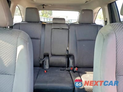 Zdjęcie 10 z 13 samochodu: 2018 TOYOTA HIGHLANDER LE VIN:5TDZARFH1JS034436 - miniatura