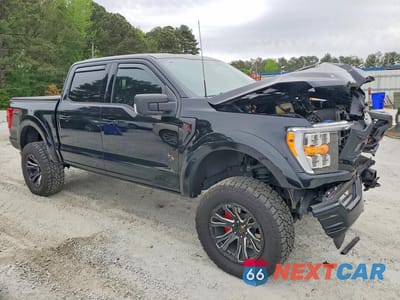 Czwarte zdjęcie samochodu z boku: 2023 FORD F150 SUPERCREW VIN:1FTFW1E54PFA93227 - miniatura