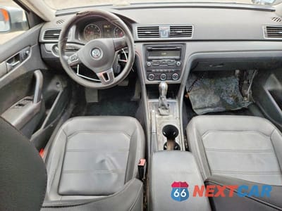 Zdjęcie 8 z 12 samochodu: 2014 VOLKSWAGEN PASSAT S VIN:1VWAT7A30EC068881 - miniatura