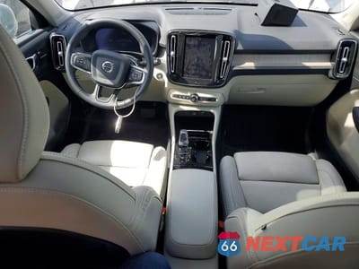 Zdjęcie 8 z 12 samochodu: 2023 VOLVO XC40 ULTIMATE VIN:YV4L12UA2P2071527 - miniatura