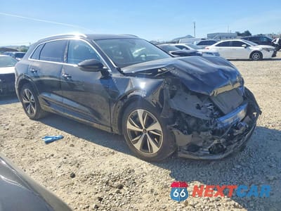 Czwarte zdjęcie samochodu z boku: 2024 AUDI Q8 E-TRON PREMIUM PLUS VIN:WA15AAGE7RB024639 - miniatura
