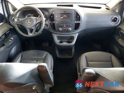 Zdjęcie 8 z 12 samochodu: 2016 MERCEDES-BENZ METRIS VIN:WD4PG2EE0G3096964 - miniatura