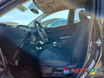 Zdjęcie 7 z 12 samochodu: 2016 TOYOTA PRIUS TWO VIN:JTDKBRFU3G3016557 - miniatura