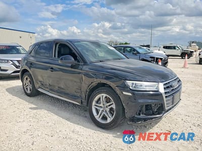 Czwarte zdjęcie samochodu z boku: 2018 AUDI Q5 PREMIUM VIN:WA1ANAFYXJ2178698 - miniatura