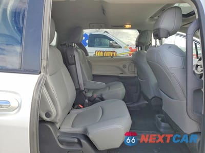 Zdjęcie 11 z 14 samochodu: 2023 TOYOTA SIENNA XLE 8-PASSENGER VIN:5TDYRKEC2PS155941 - miniatura