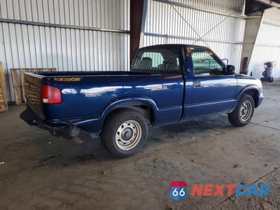 Trzecie zdjęcie samochodu z tyłu: 2002 GMC SONOMA VIN:1GTCS145828186152 - miniatura